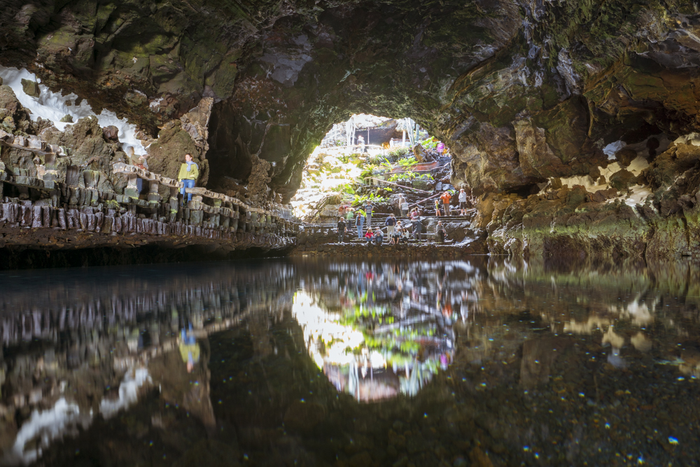 Le tunnel volcanique Jameos del Agua sur l'île de Lanzarote.